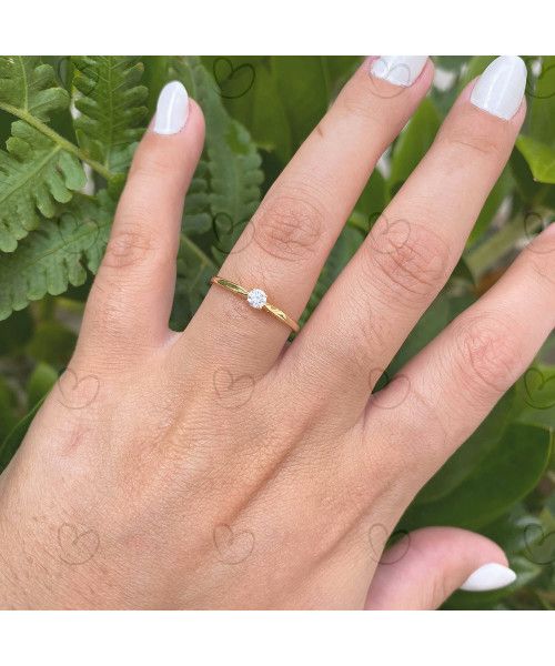 Anel Solitário com Diamante Natural Detalhe Vazado Ouro 18k