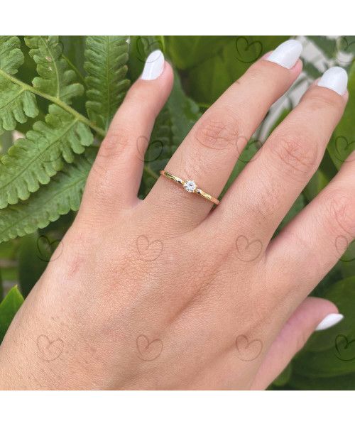 Anel Solitário com Diamante Natural Aro Trabalhado Ouro 18k