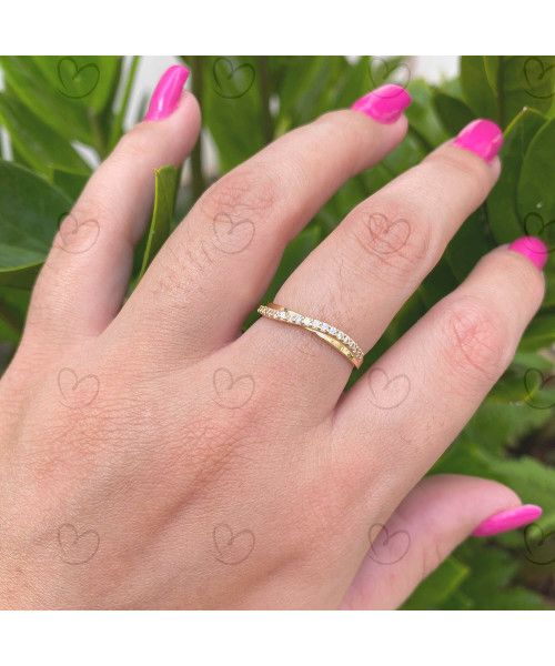 Anel Meia Aliança Entrelaçado com Dezoito Pedras de Zircônia Ouro 18k