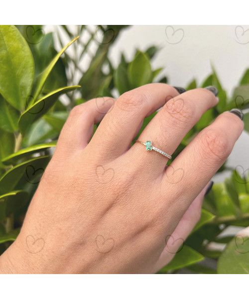 Anel Pedra Baguete Esmeralda e Diamantes Ouro 18k