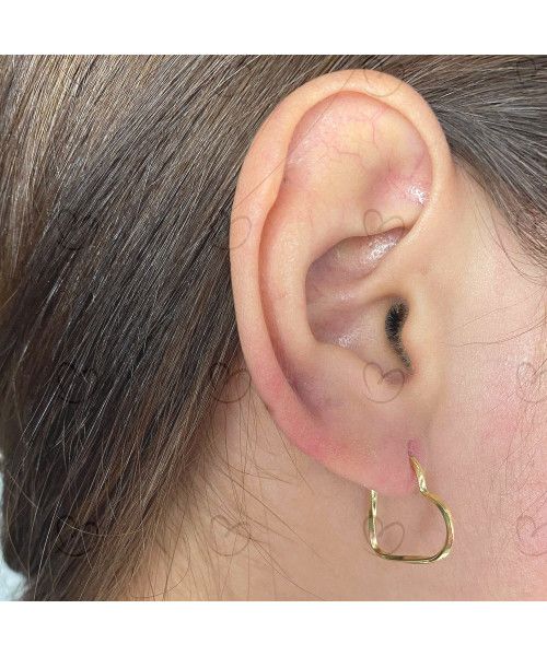 Brinco Argola de Coração Torcido 1.95cm Ouro 18k