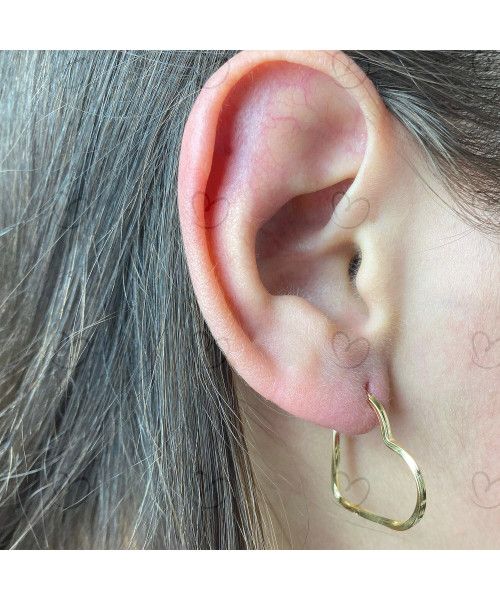 Brinco Argola Coração Torcida 2,7cm Ouro 18k