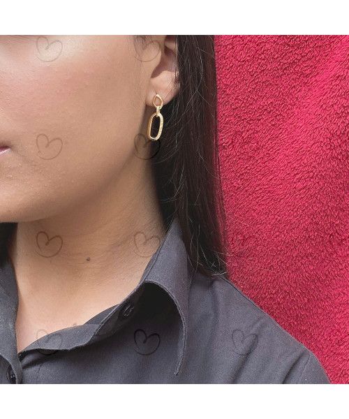 Brinco Oval Esticado Ouro 18k