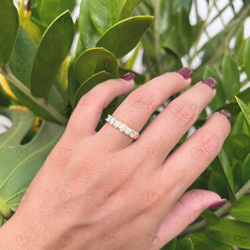 Anel Meia Aliança 6 Diamantes 11 pontos Ouro 18k