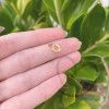 Pingente Letra Q Pequena Ouro 18k